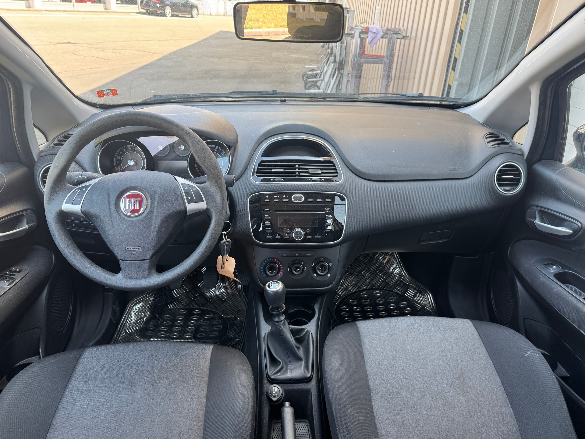 FIAT Punto 1.2 Pop Star-image-8
