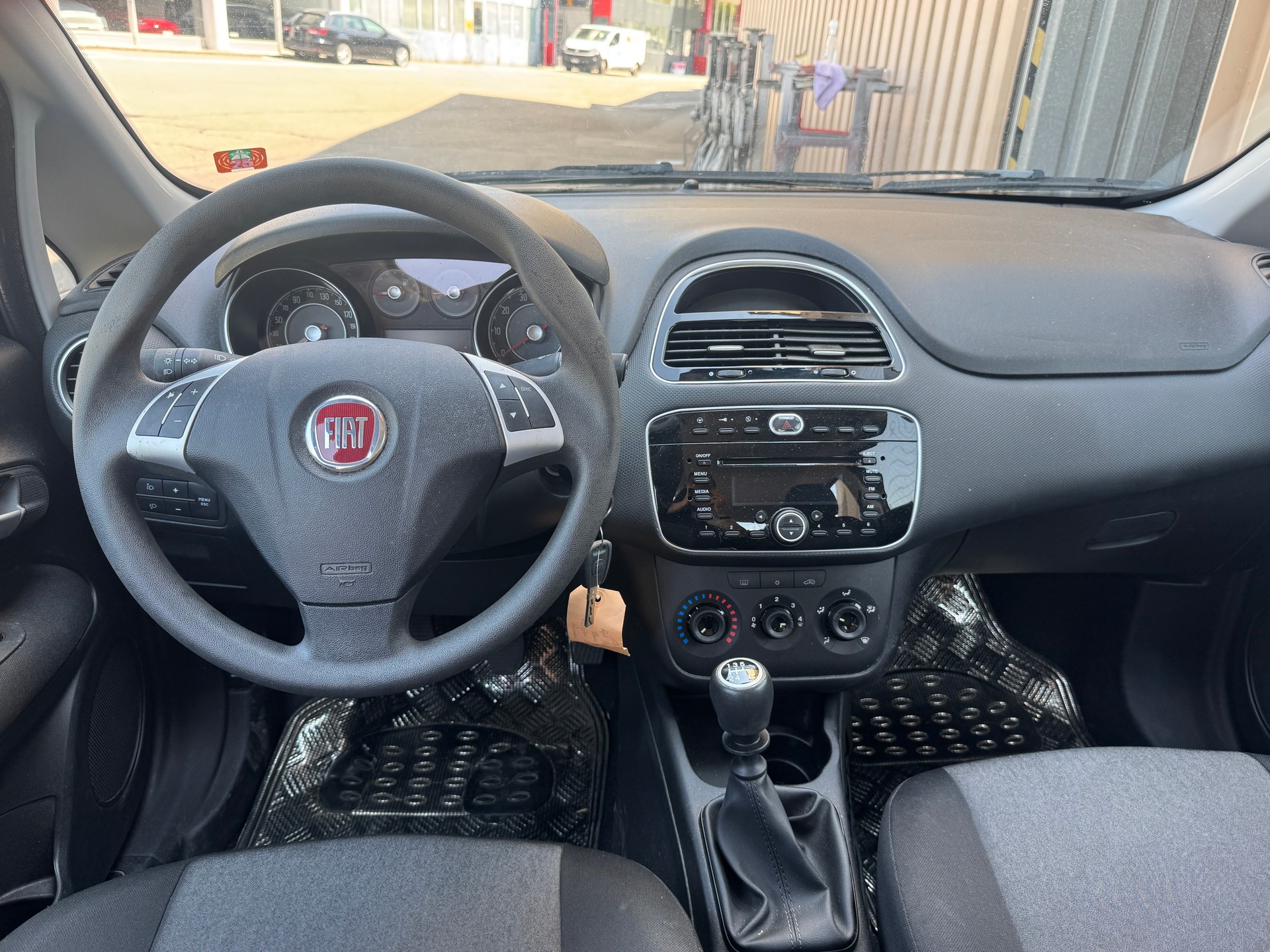 FIAT Punto 1.2 Pop Star-image-9