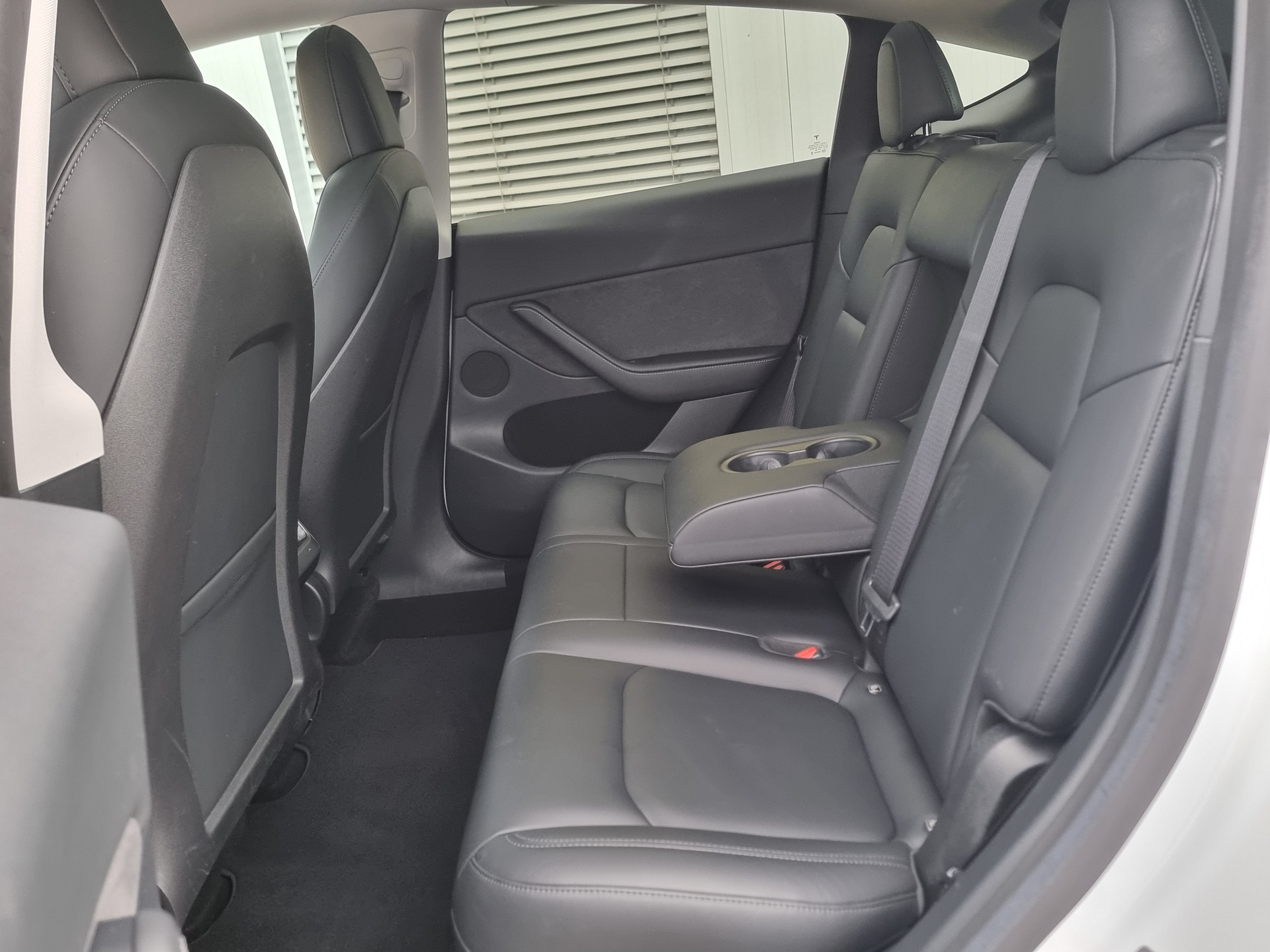 TESLA Model Y Long Range-image-7