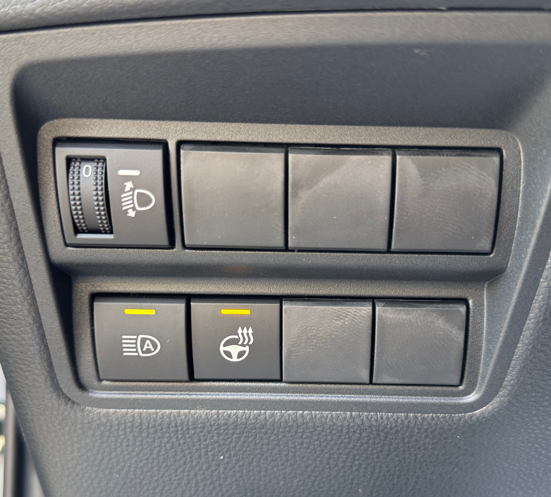 TOYOTA Yaris 1.5 Trend e-CVT-image-20