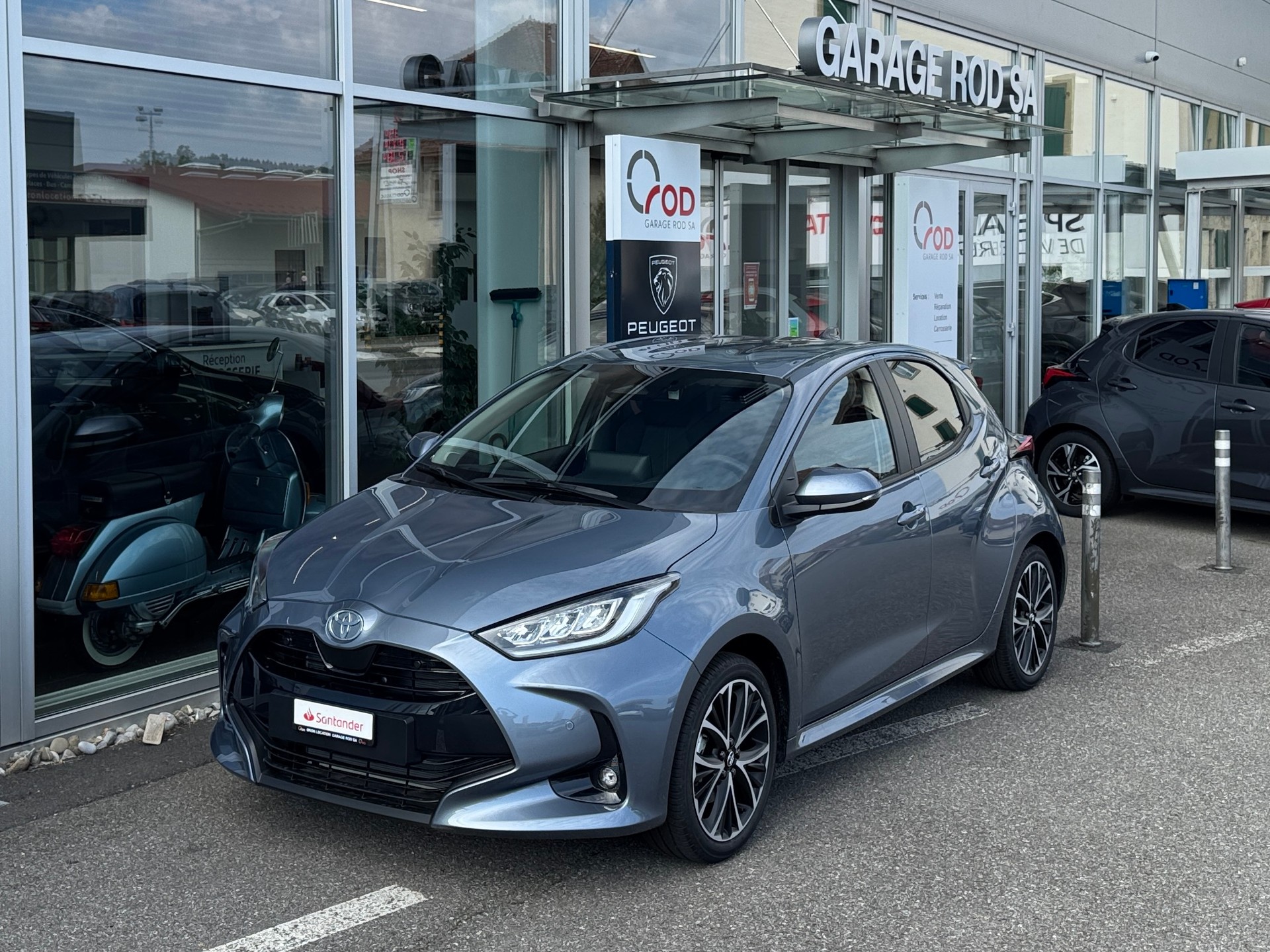 TOYOTA Yaris 1.5 Trend e-CVT-image-0