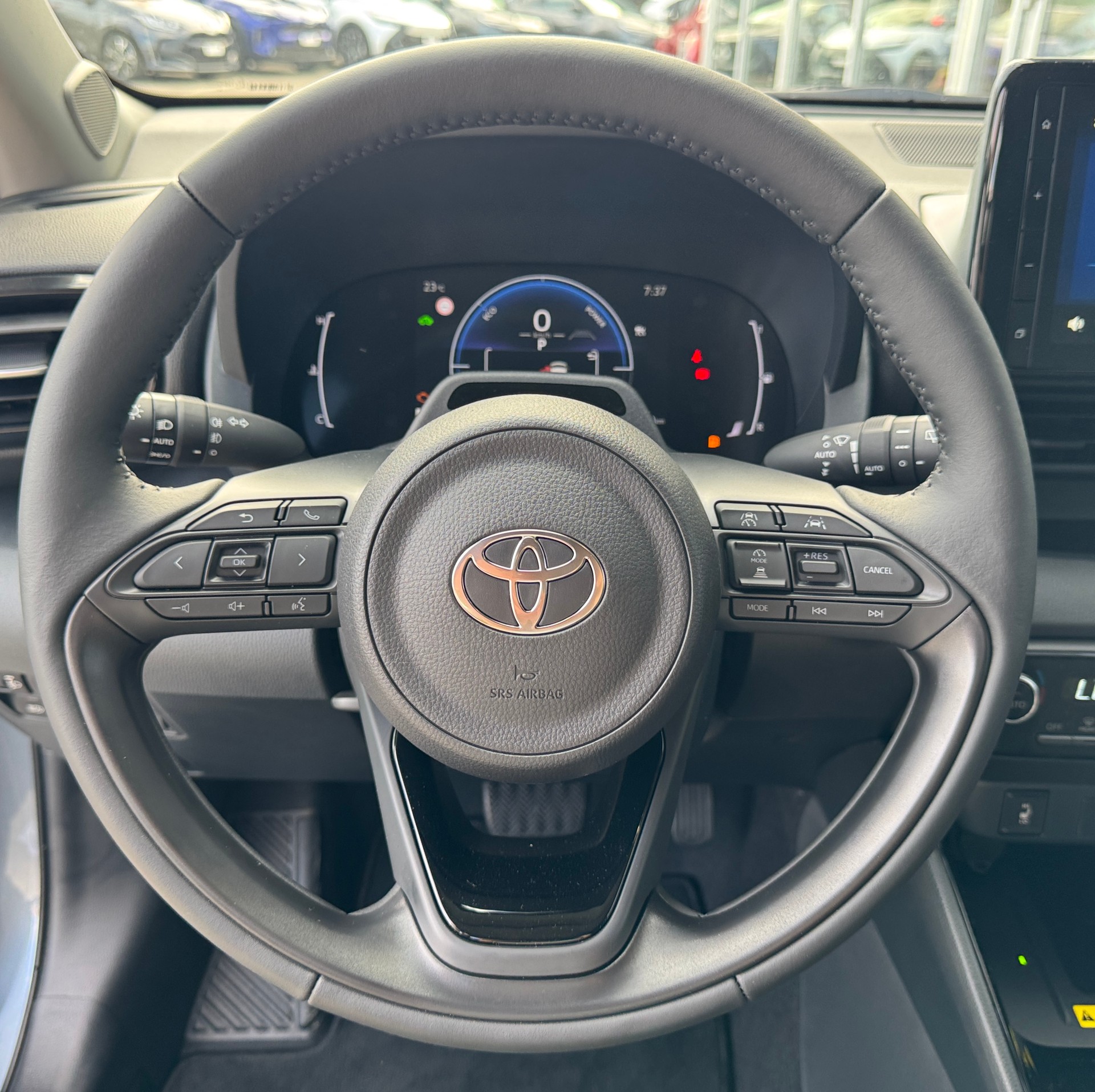 TOYOTA Yaris 1.5 Trend e-CVT-image-12