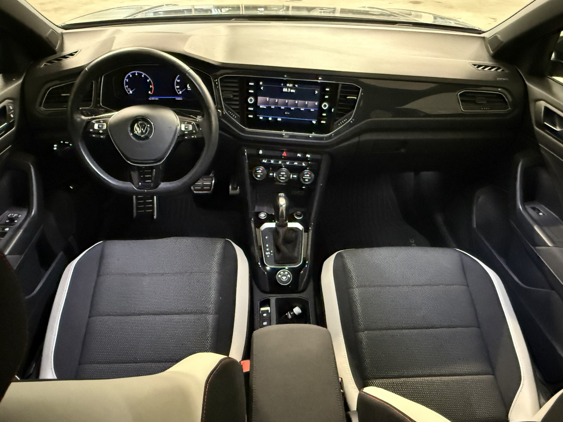 VW T-Roc 1.5 TSI EVO Sport DSG 4Motion-image-8
