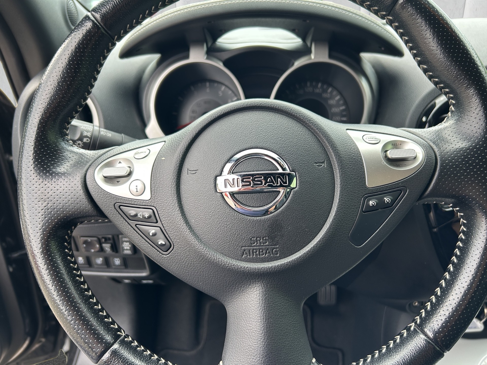NISSAN Juke 1.6 DIG-T N-Connecta 4x4 Xtronic M-CVT-image-11