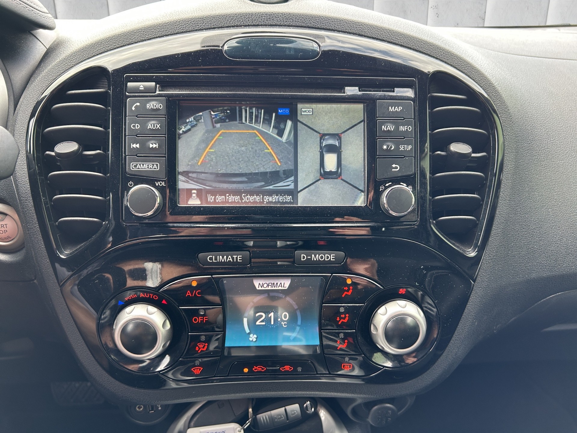 NISSAN Juke 1.6 DIG-T N-Connecta 4x4 Xtronic M-CVT-image-14