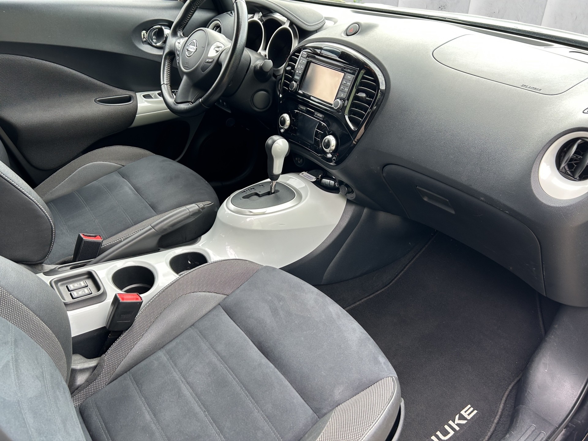 NISSAN Juke 1.6 DIG-T N-Connecta 4x4 Xtronic M-CVT-image-9