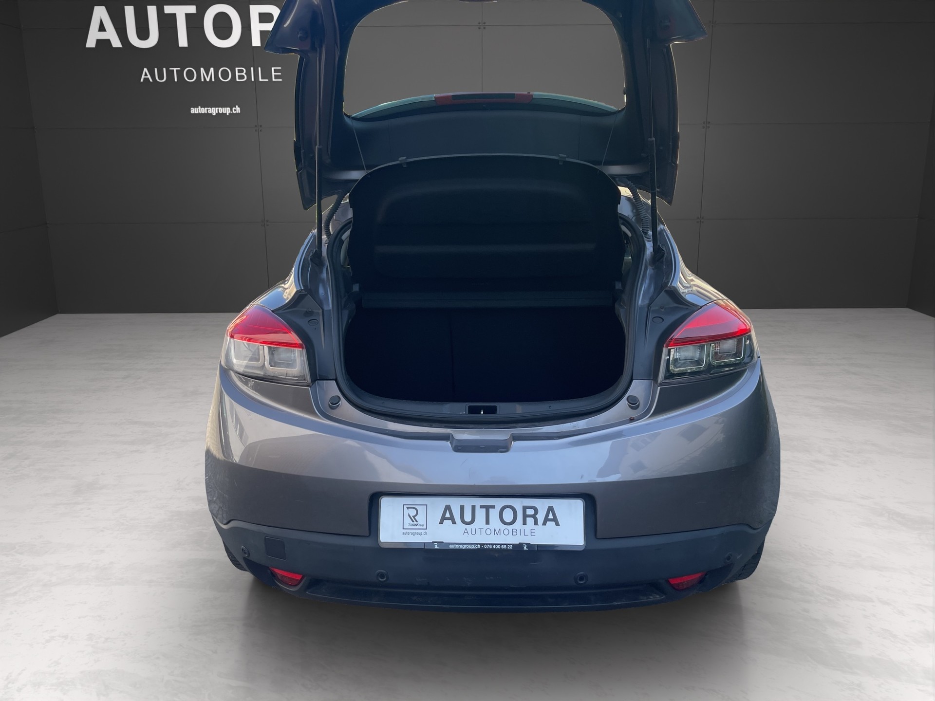 RENAULT Mégane 1.4 16V Turbo Bose-image-14
