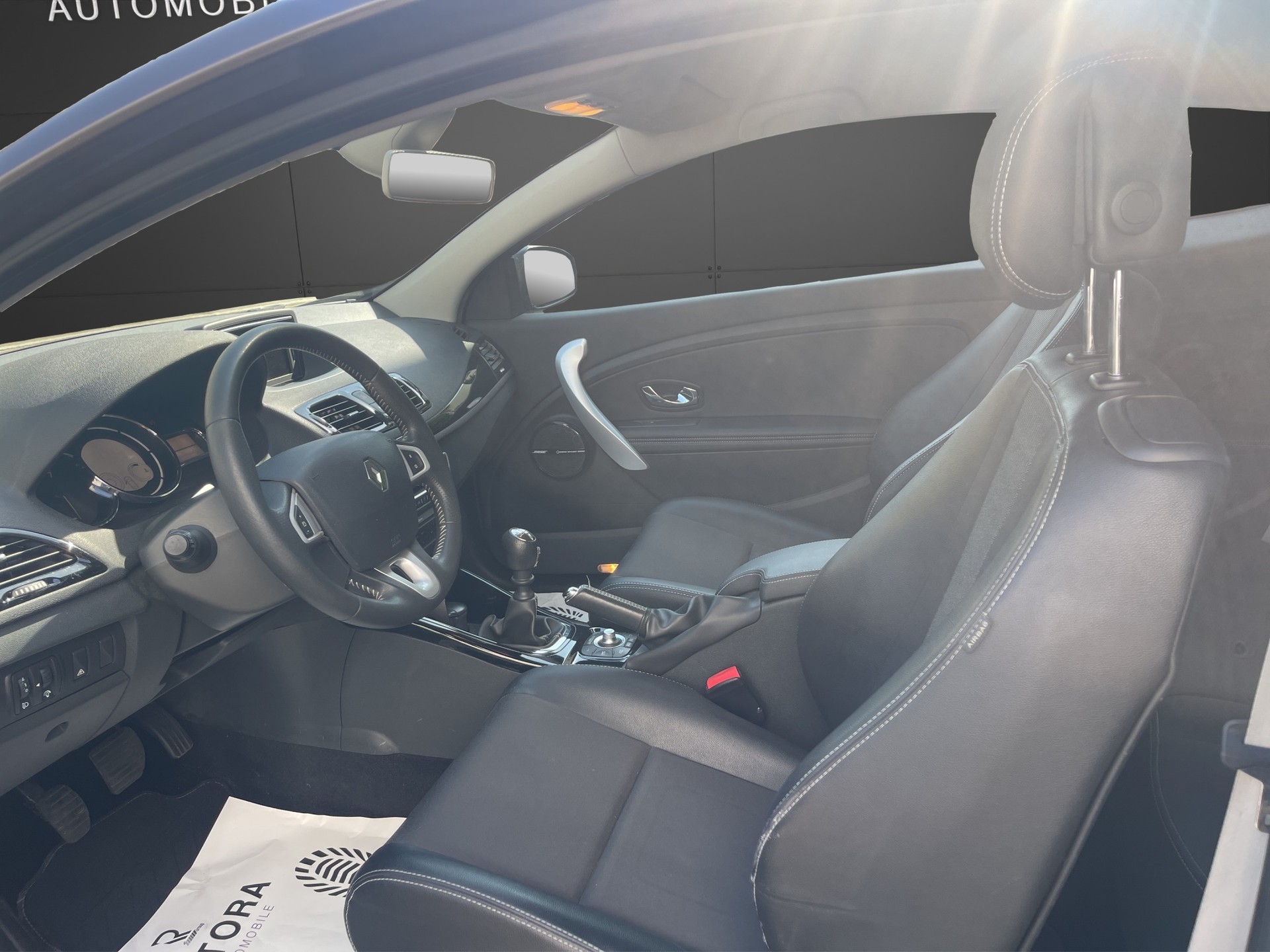 RENAULT Mégane 1.4 16V Turbo Bose-image-7