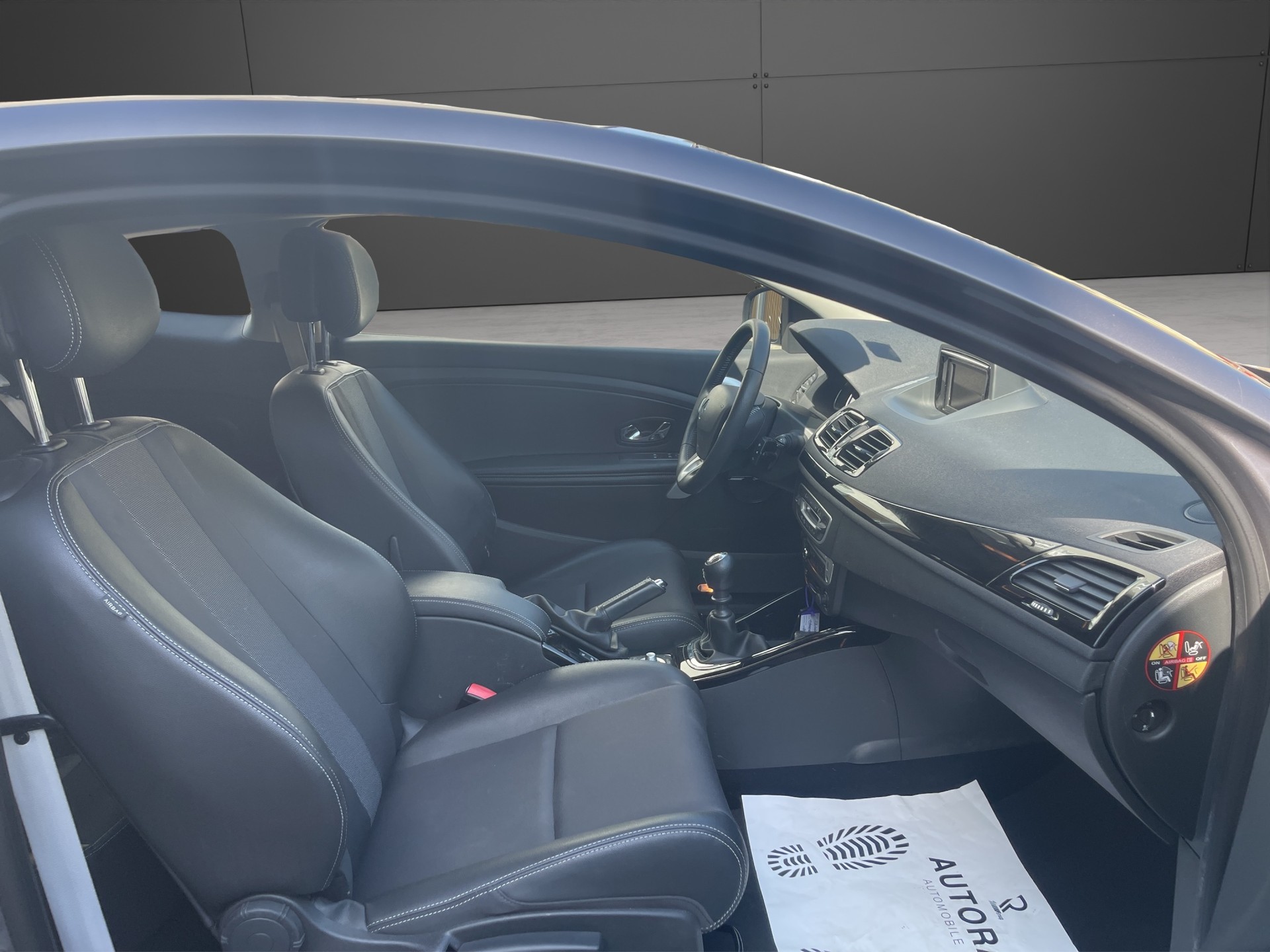 RENAULT Mégane 1.4 16V Turbo Bose-image-11
