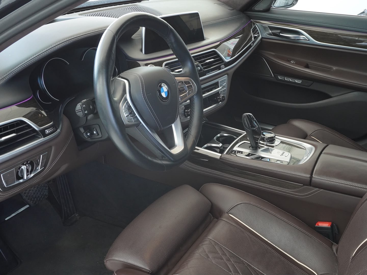 BMW 740e iPerformance Steptronic-image-2