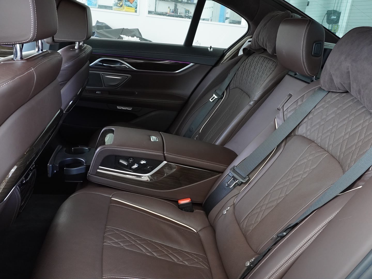 BMW 740e iPerformance Steptronic-image-6