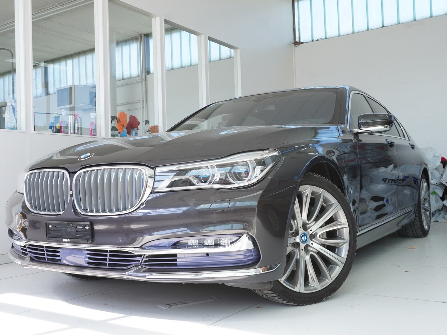 BMW 740e iPerformance Steptronic-image-0