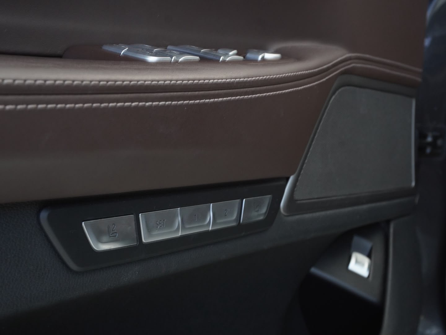 BMW 740e iPerformance Steptronic-image-18