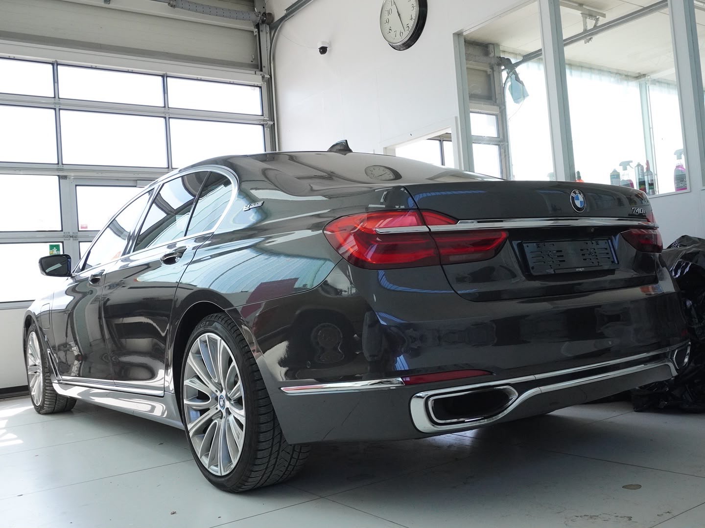 BMW 740e iPerformance Steptronic-image-1