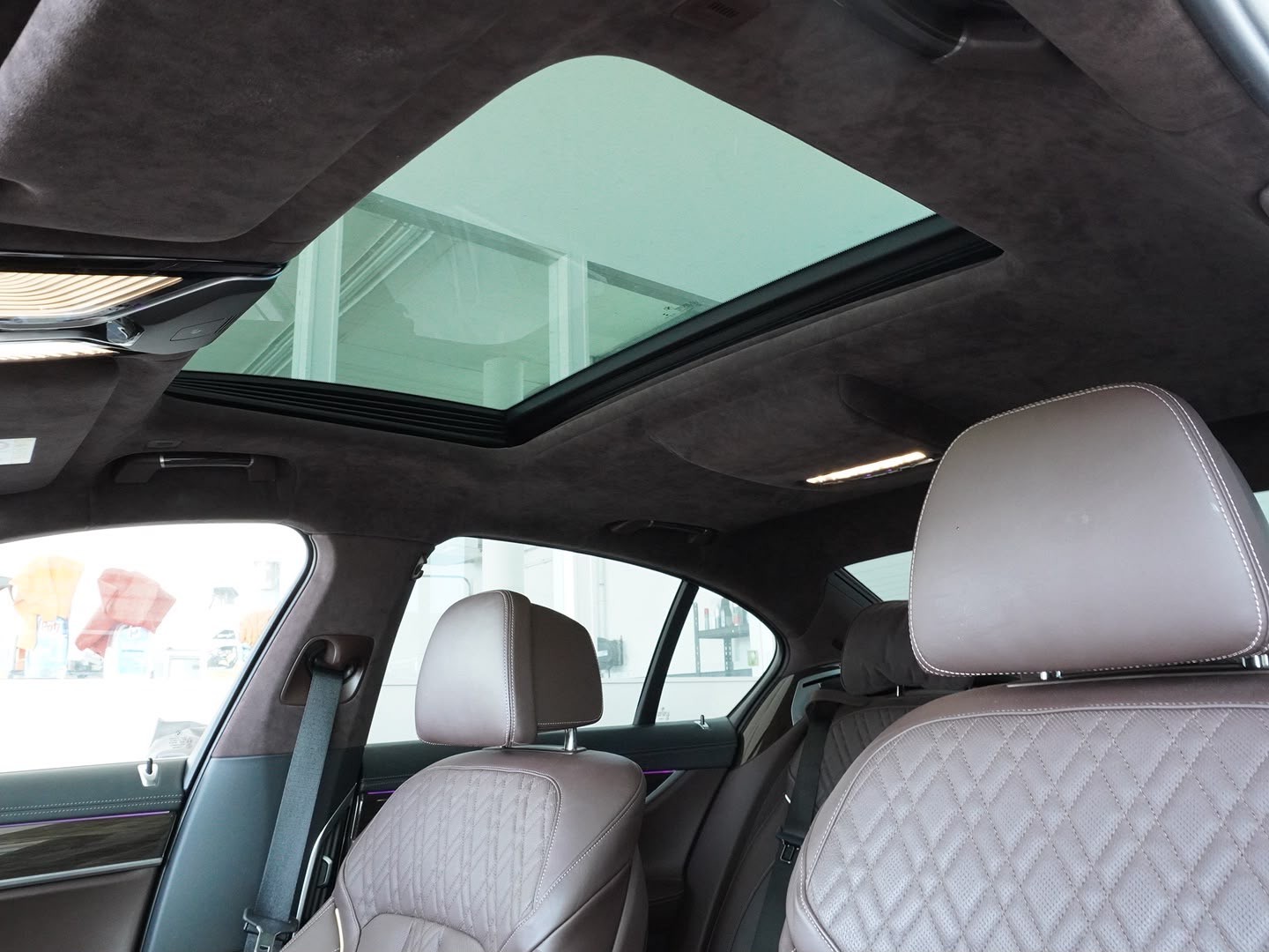 BMW 740e iPerformance Steptronic-image-5