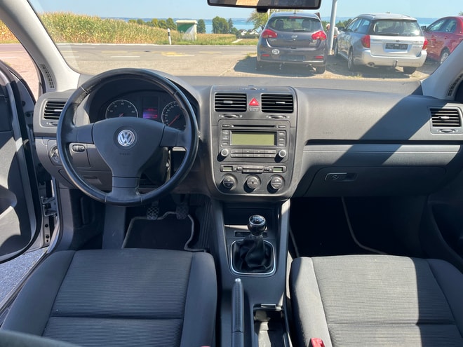 VW Golf 1.6 FSI Comfortline-image-8