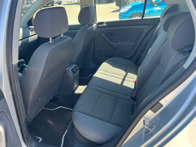 VW Golf 1.6 FSI Comfortline-image-10