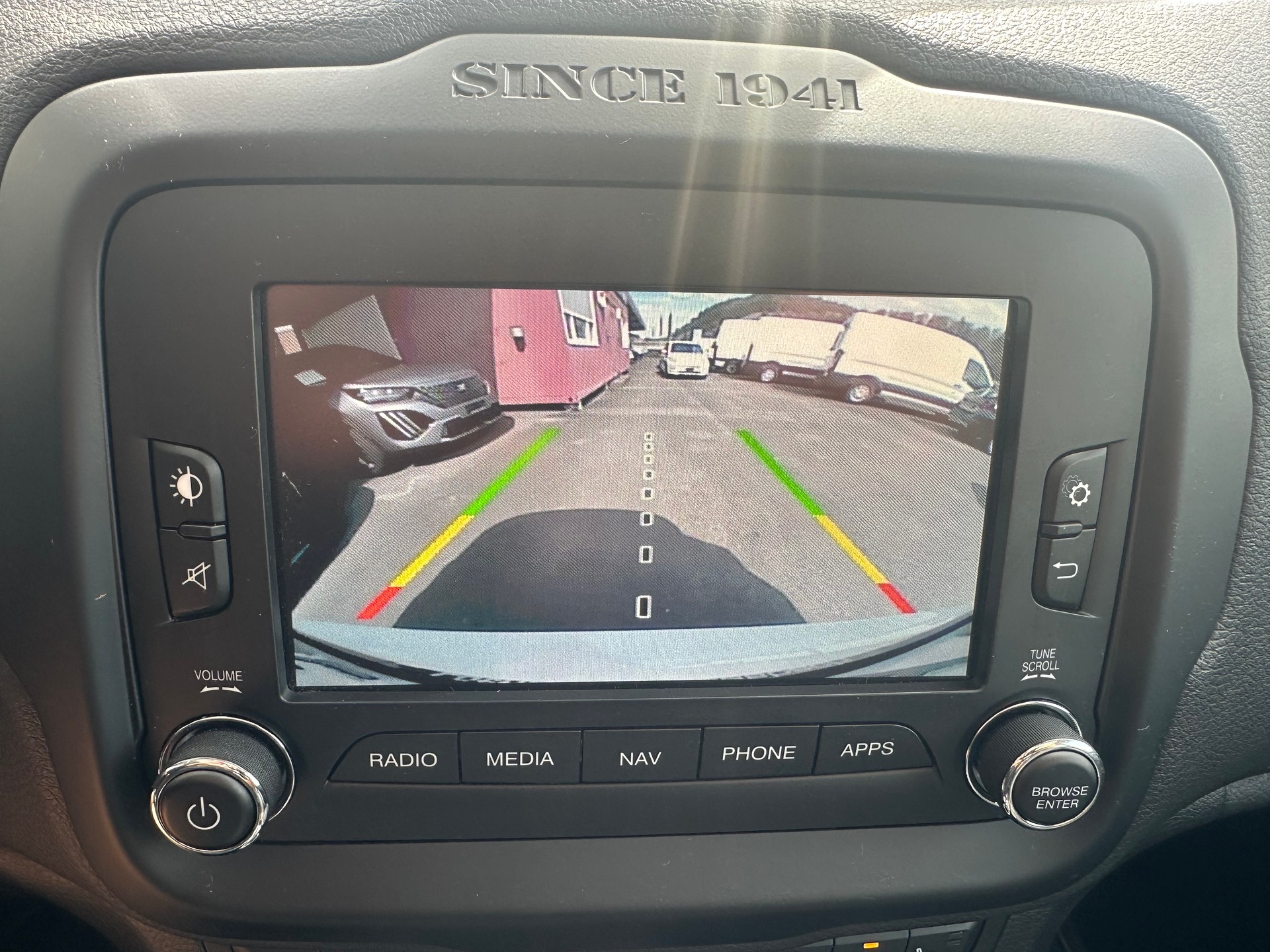 JEEP Renegade 1.4 Turbo Limited AWD-image-9