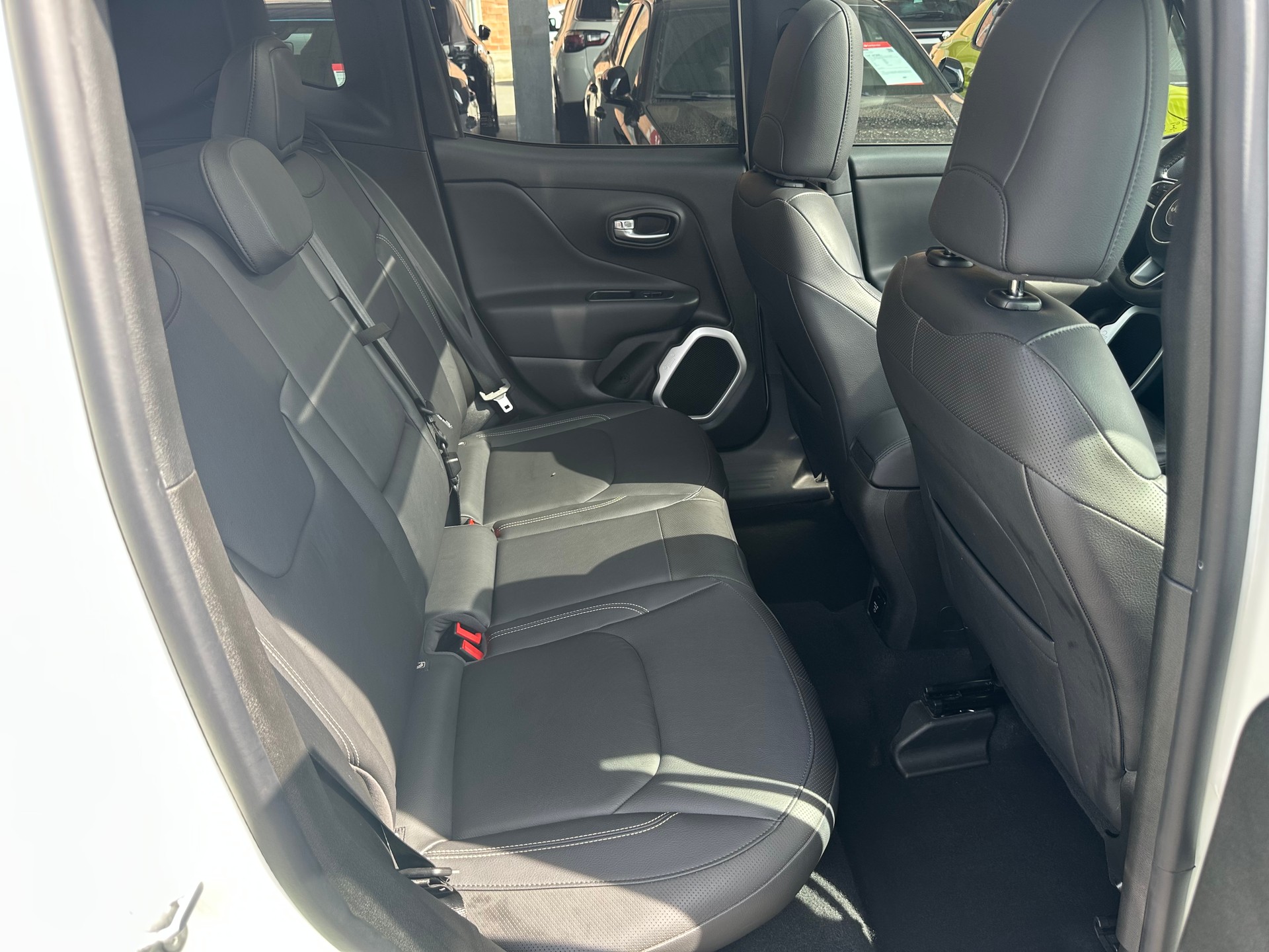 JEEP Renegade 1.4 Turbo Limited AWD-image-12