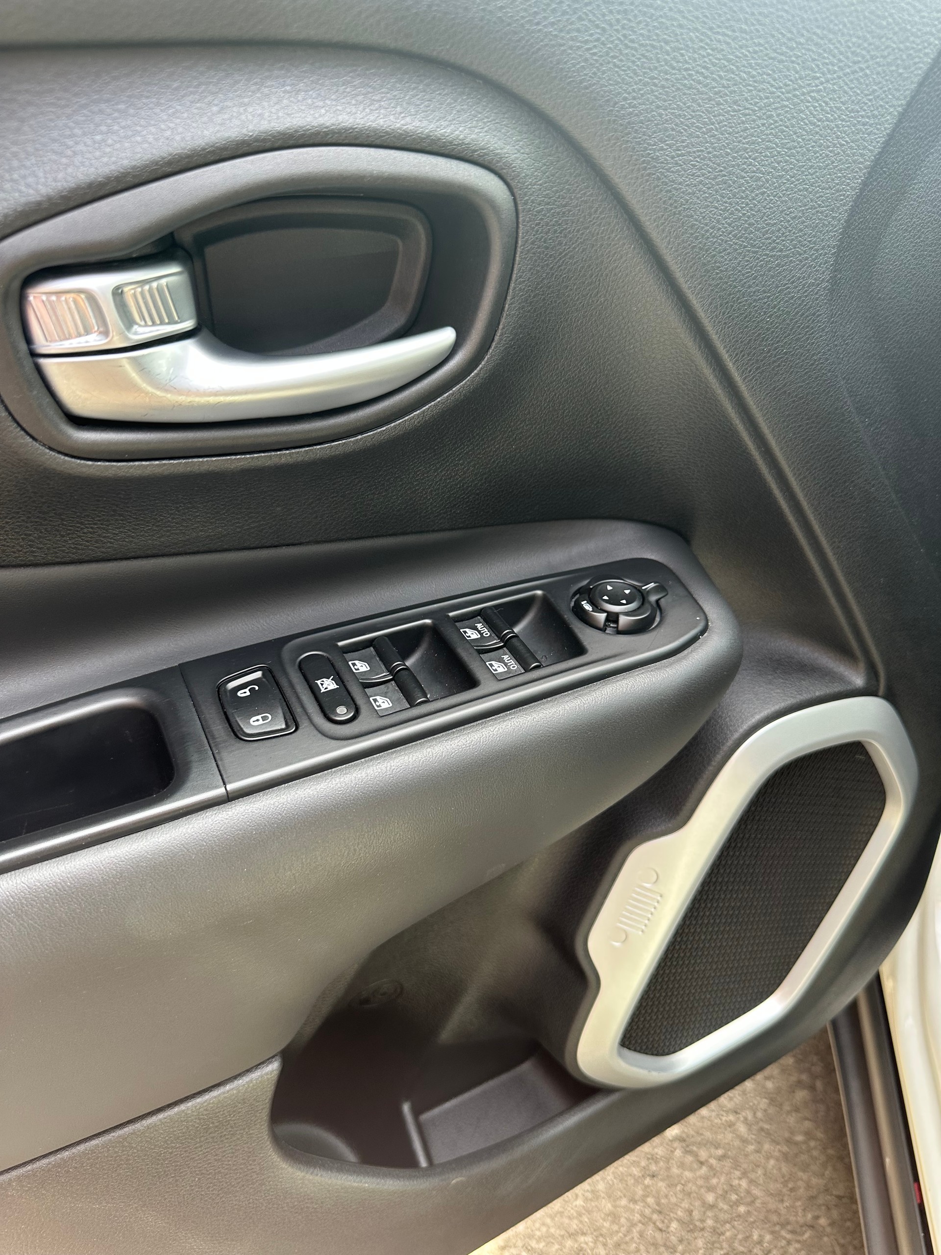 JEEP Renegade 1.4 Turbo Limited AWD-image-7