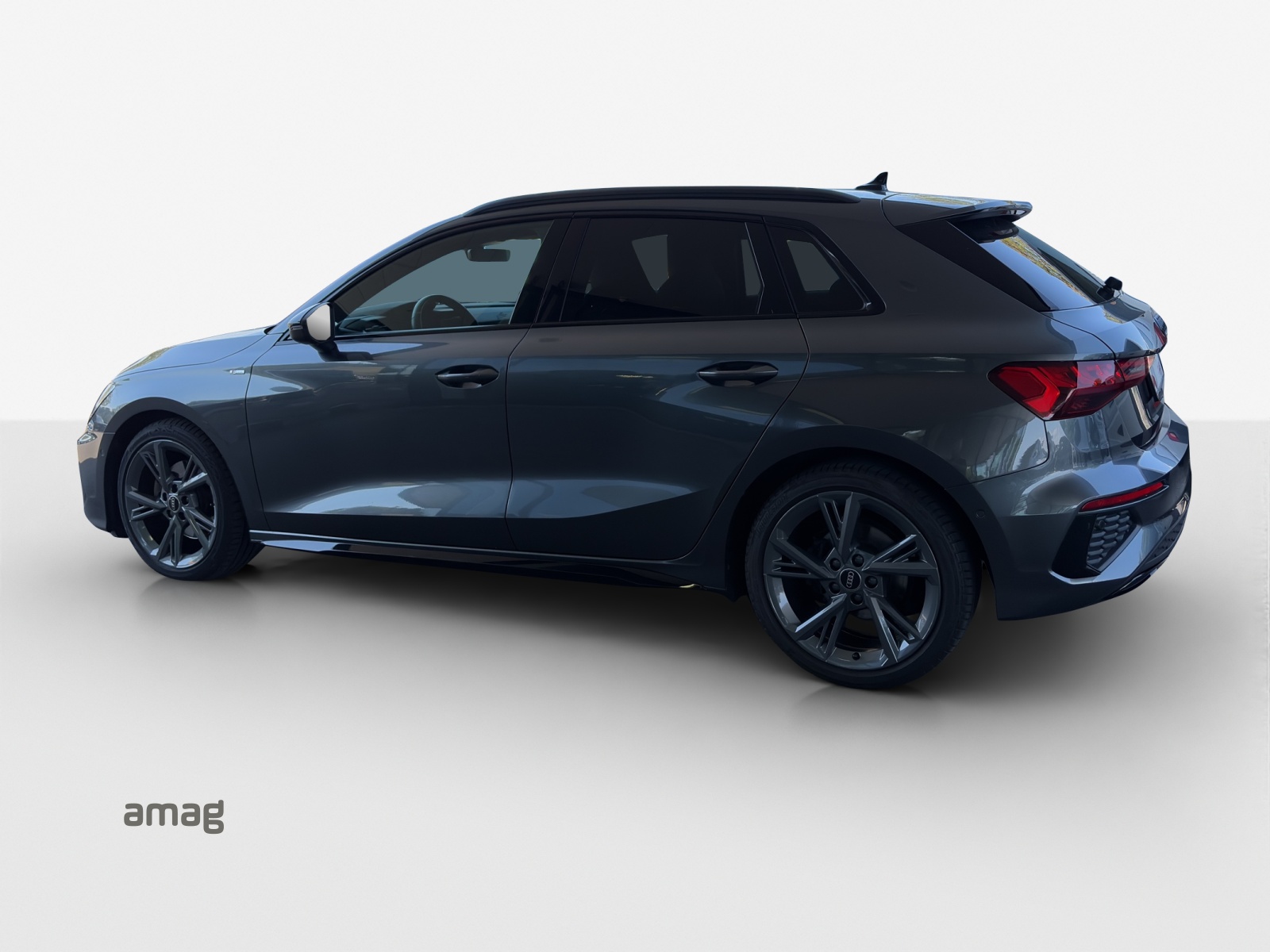 AUDI A3 Sportback 40 TFSI S line quattro S-tronic-image-2