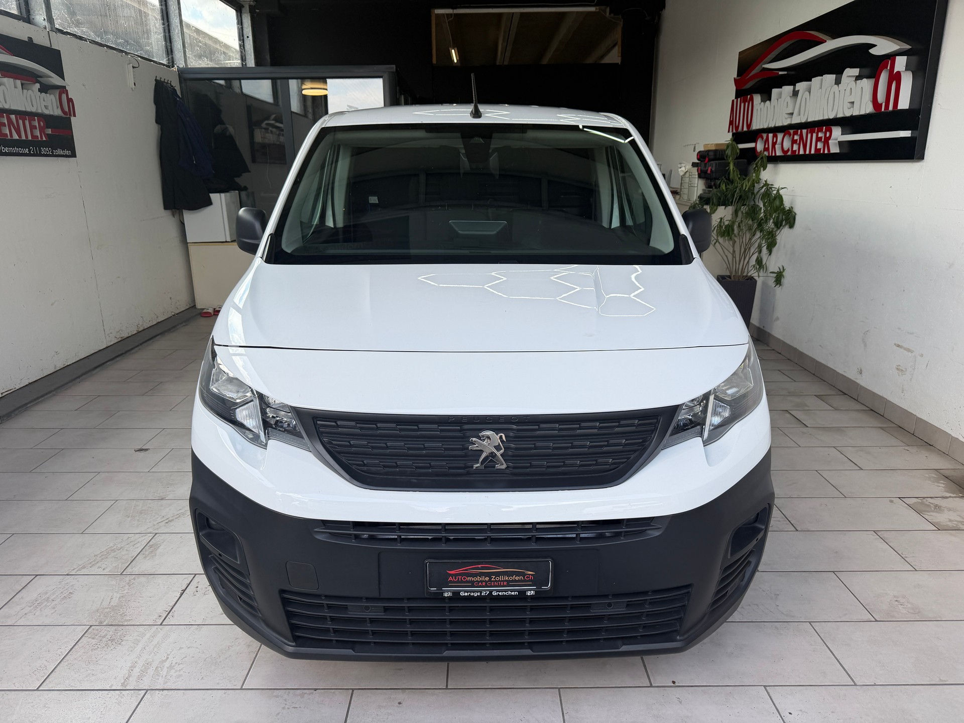 PEUGEOT Partner 1.5 Blue HDi s/s Premium Long EAT8 1000kg-image-2