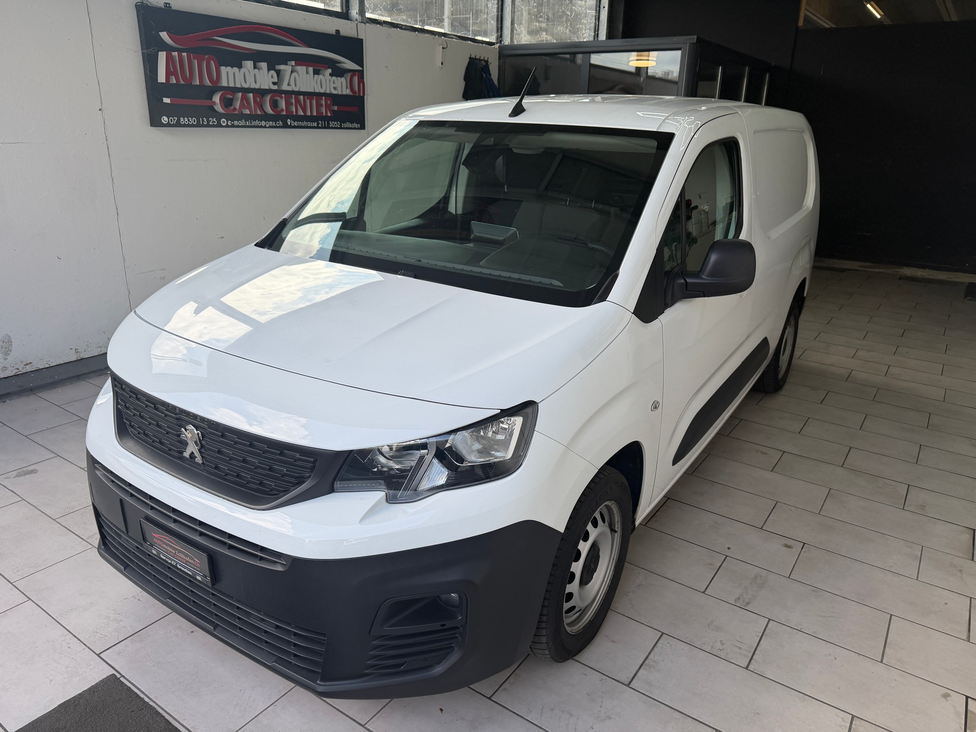 PEUGEOT Partner 1.5 Blue HDi s/s Premium Long EAT8 1000kg-image-1