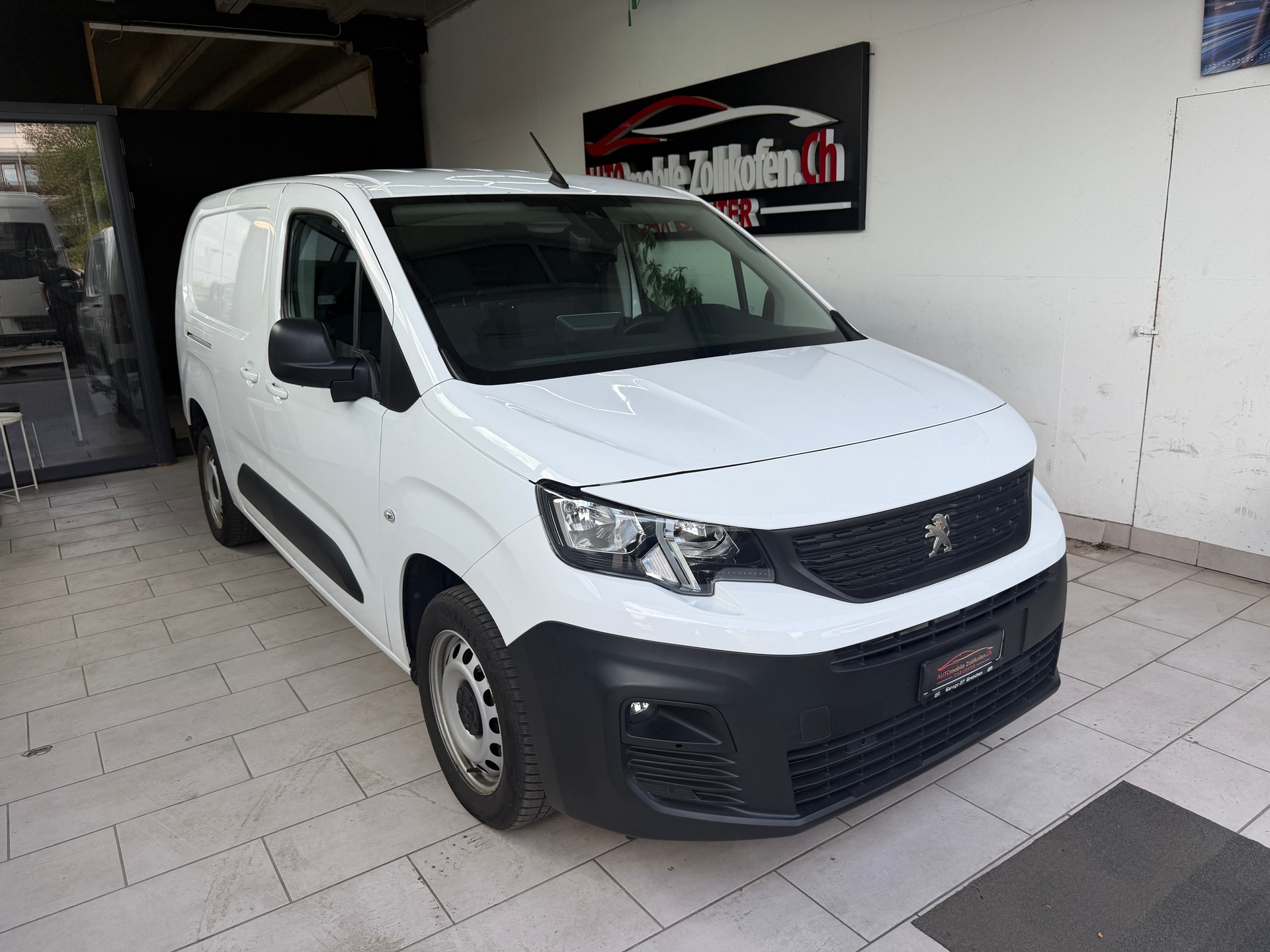 PEUGEOT Partner 1.5 Blue HDi s/s Premium Long EAT8 1000kg-image-0