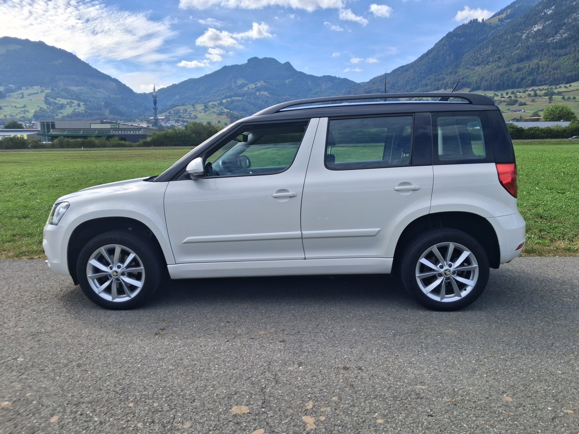 SKODA Yeti 2.0 TDI Elegance 4x4 DSG-image-3