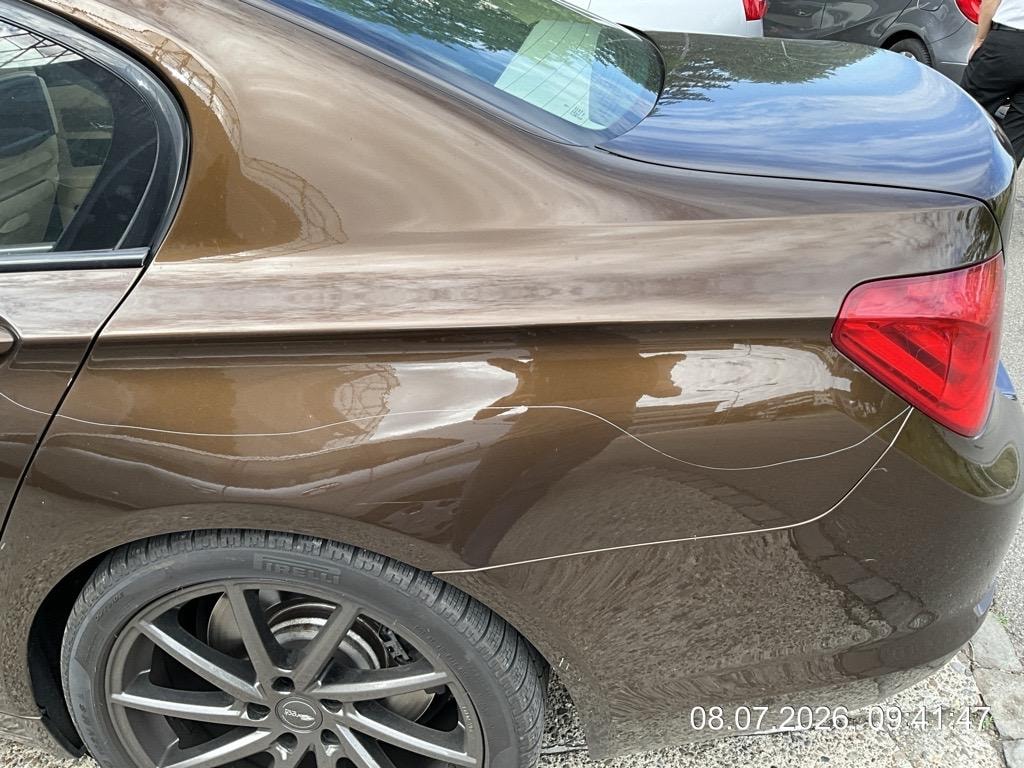 BMW 750Li-image-8
