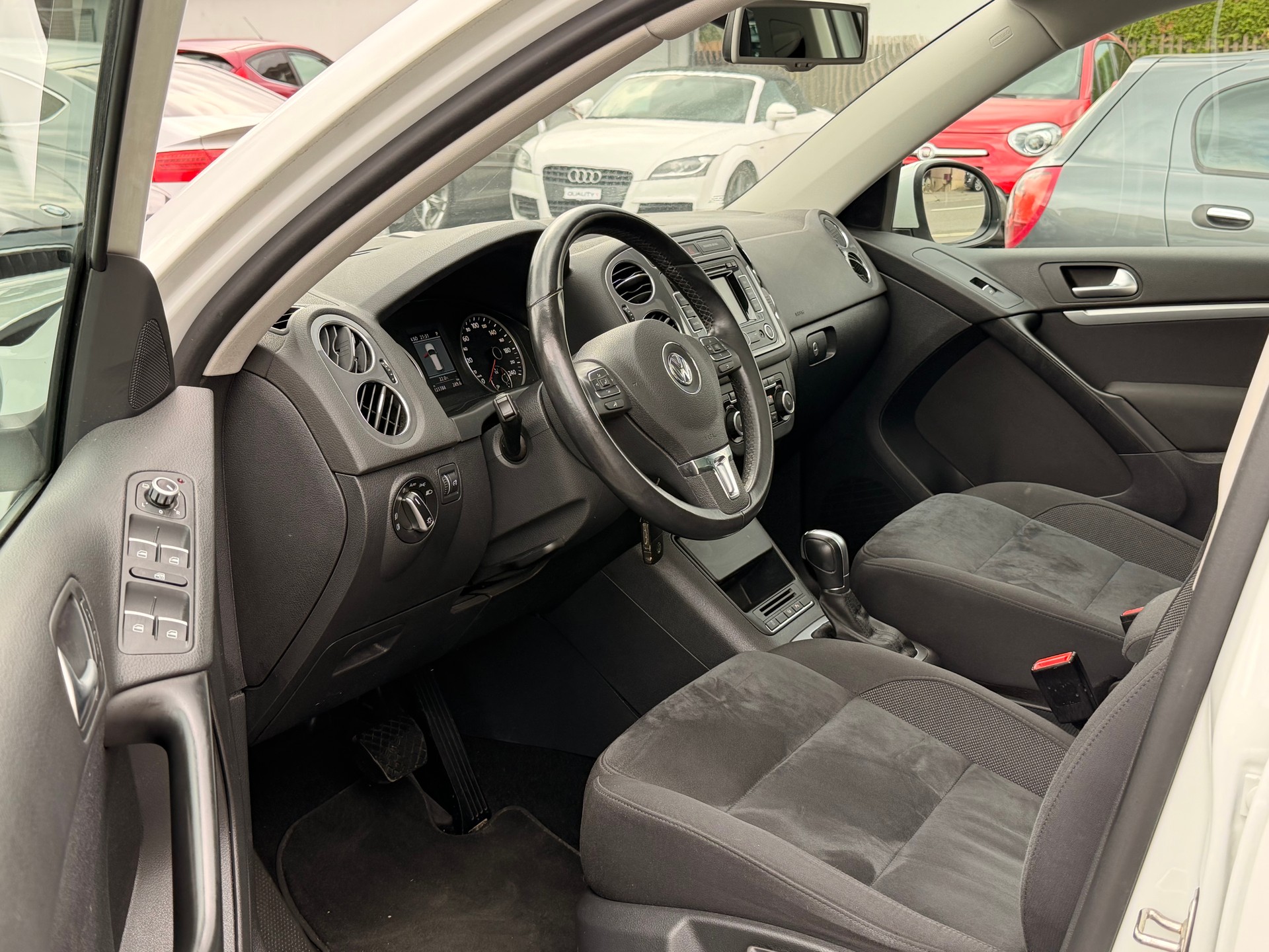 VW Tiguan 2.0 TSI Sport&Style 4Motion DSG-image-12