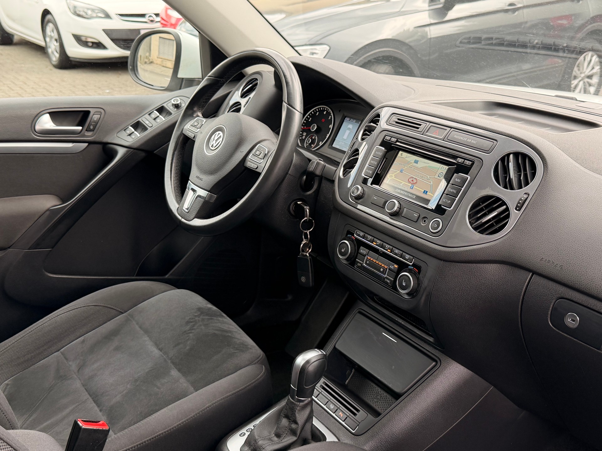 VW Tiguan 2.0 TSI Sport&Style 4Motion DSG-image-17