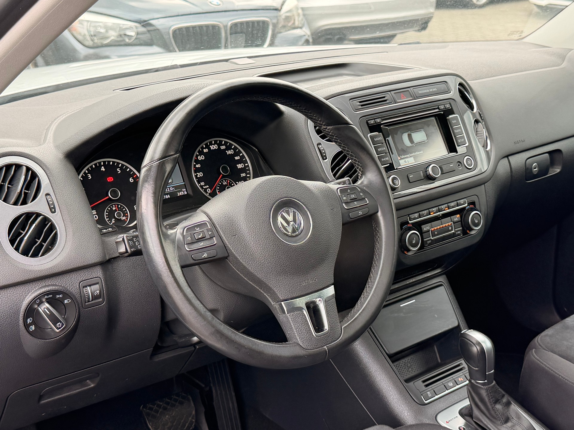 VW Tiguan 2.0 TSI Sport&Style 4Motion DSG-image-13