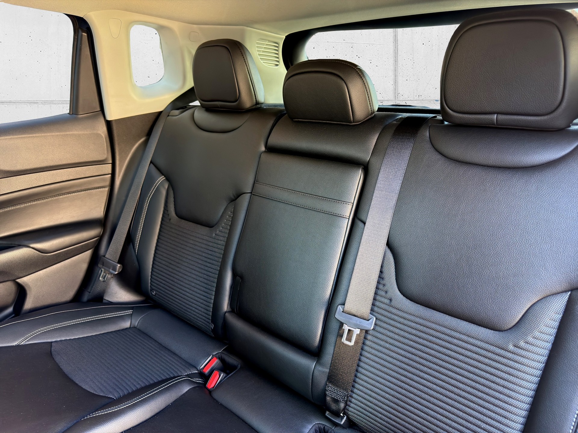 JEEP Compass 4x2 1.5 T MHEV Swiss Limited Plus-image-25