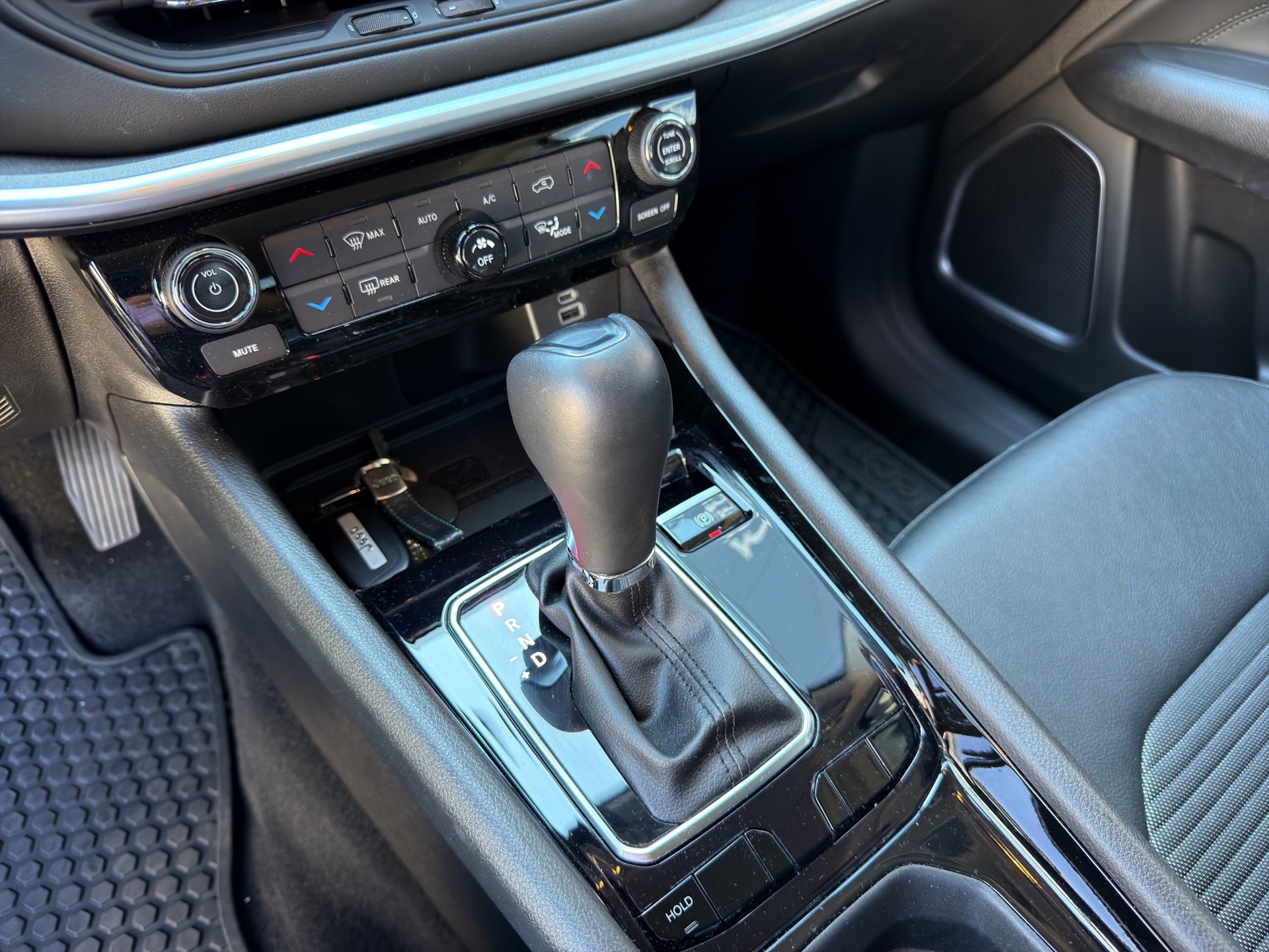JEEP Compass 4x2 1.5 T MHEV Swiss Limited Plus-image-20
