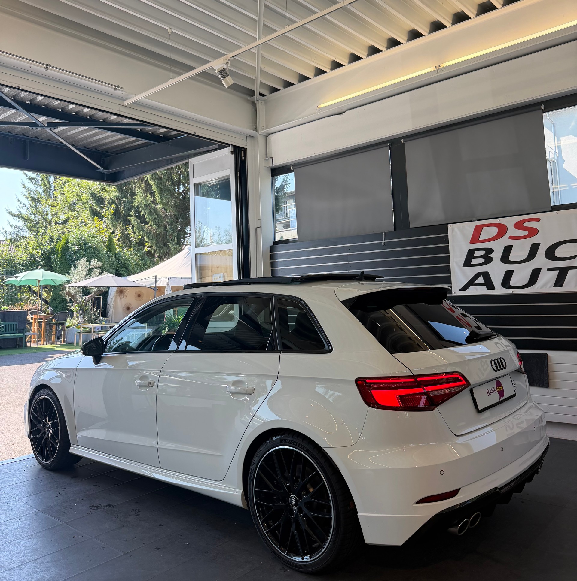 AUDI S3 Sportback 2.0 T FSI quattro S-Tronic-image-4