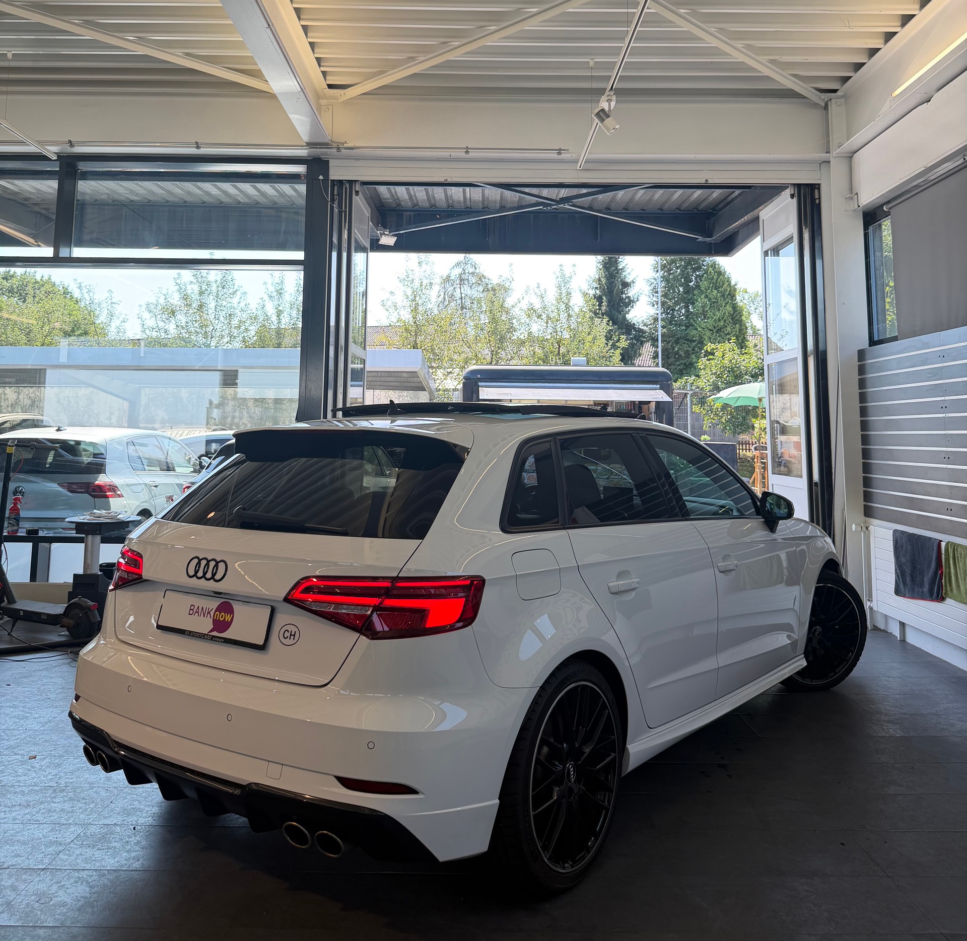 AUDI S3 Sportback 2.0 T FSI quattro S-Tronic-image-3