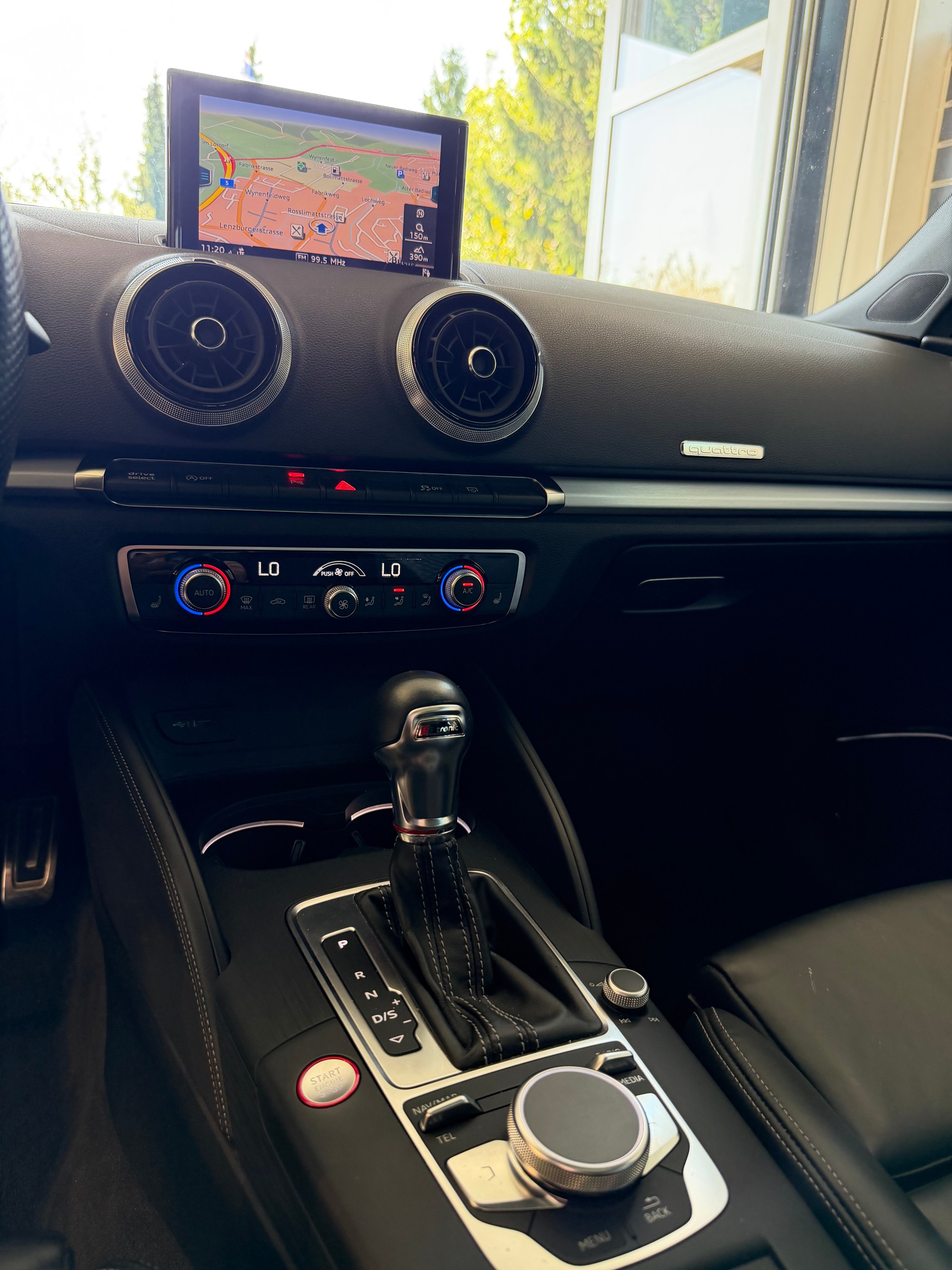 AUDI S3 Sportback 2.0 T FSI quattro S-Tronic-image-15