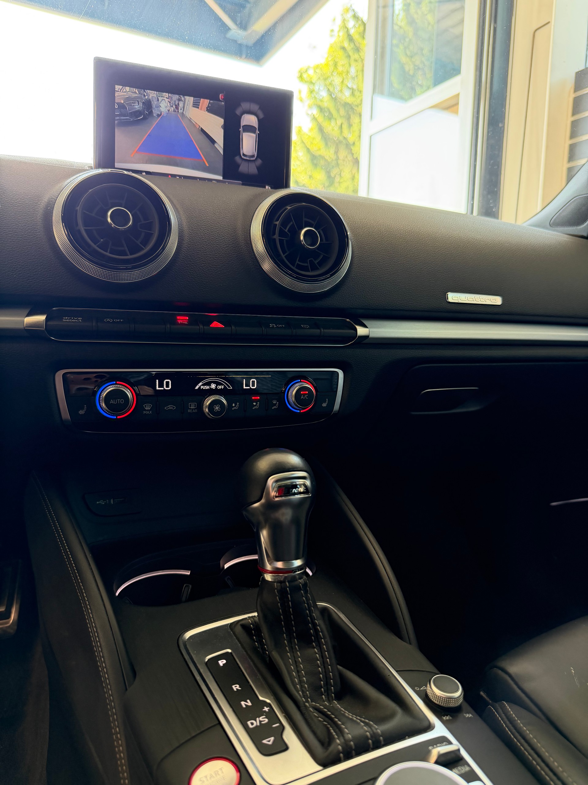 AUDI S3 Sportback 2.0 T FSI quattro S-Tronic-image-13