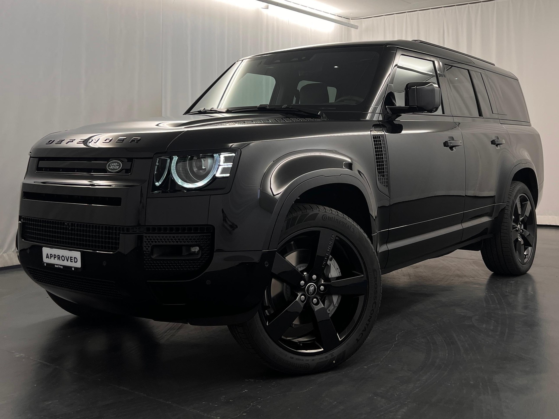 LAND ROVER Defender 130 3.0 D I6 300 X-Dynamic HSE-image-0