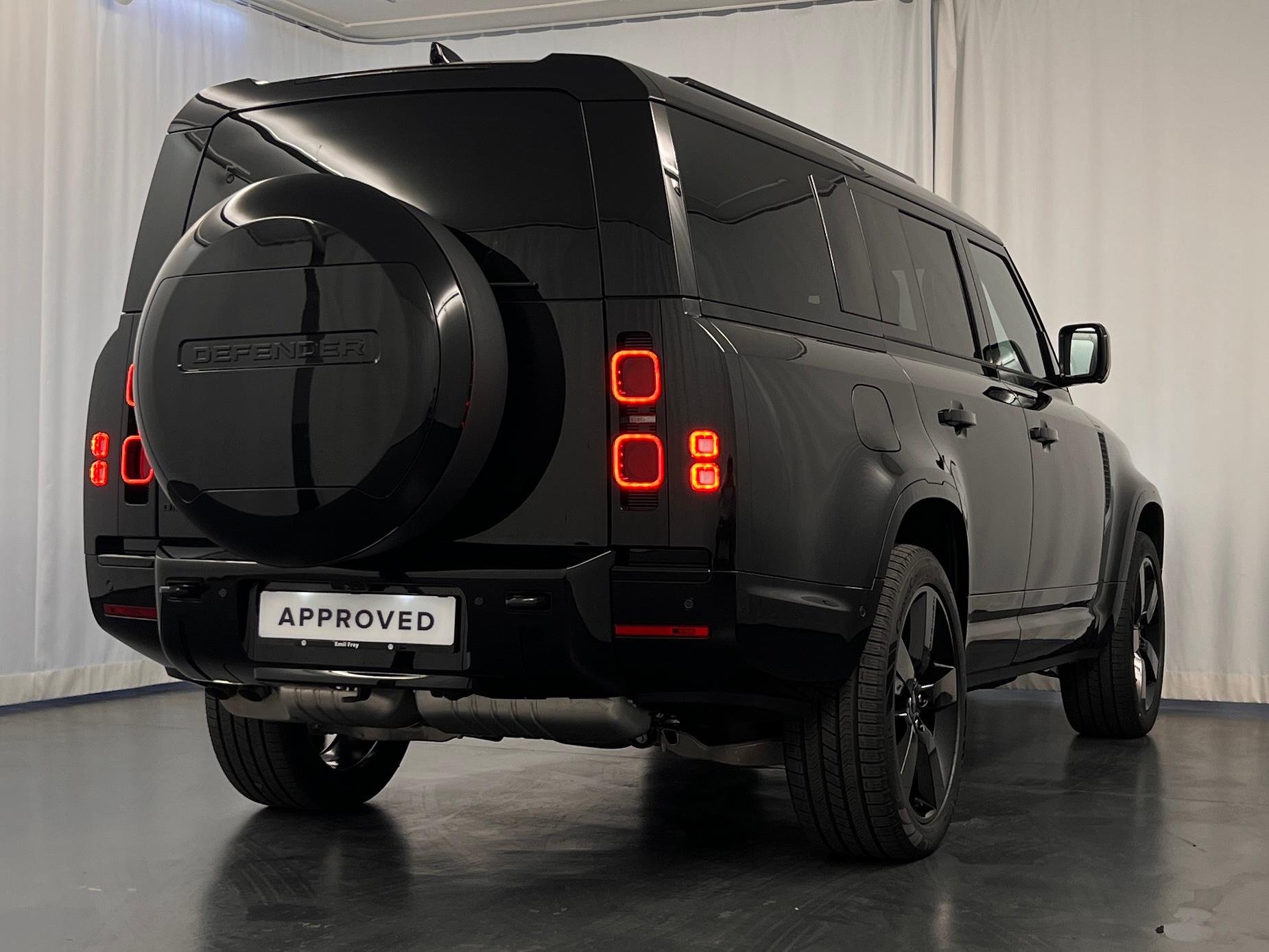 LAND ROVER Defender 130 3.0 D I6 300 X-Dynamic HSE-showroom-element-1