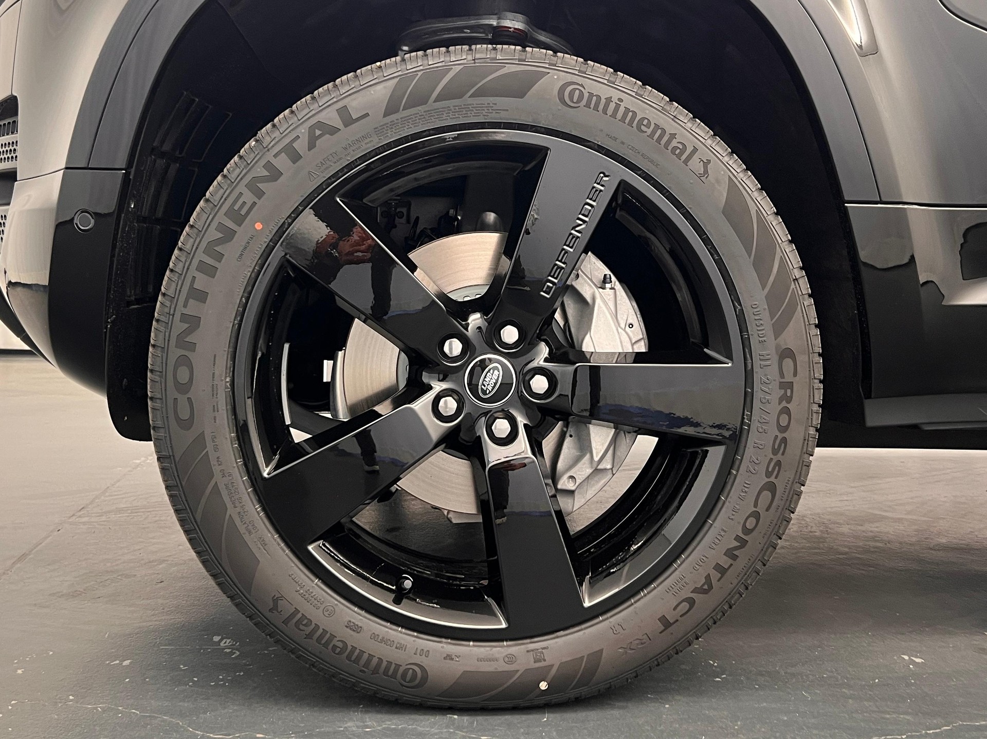LAND ROVER Defender 130 3.0 D I6 300 X-Dynamic HSE-image-9