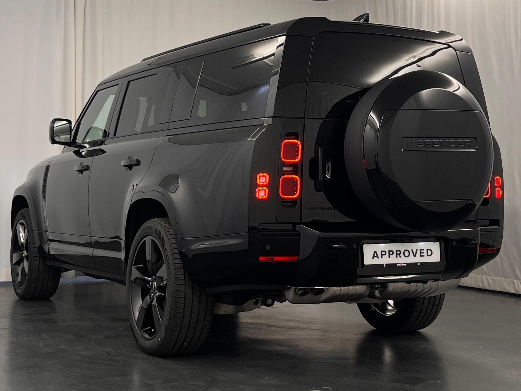 LAND ROVER Defender 130 3.0 D I6 300 X-Dynamic HSE-image-11