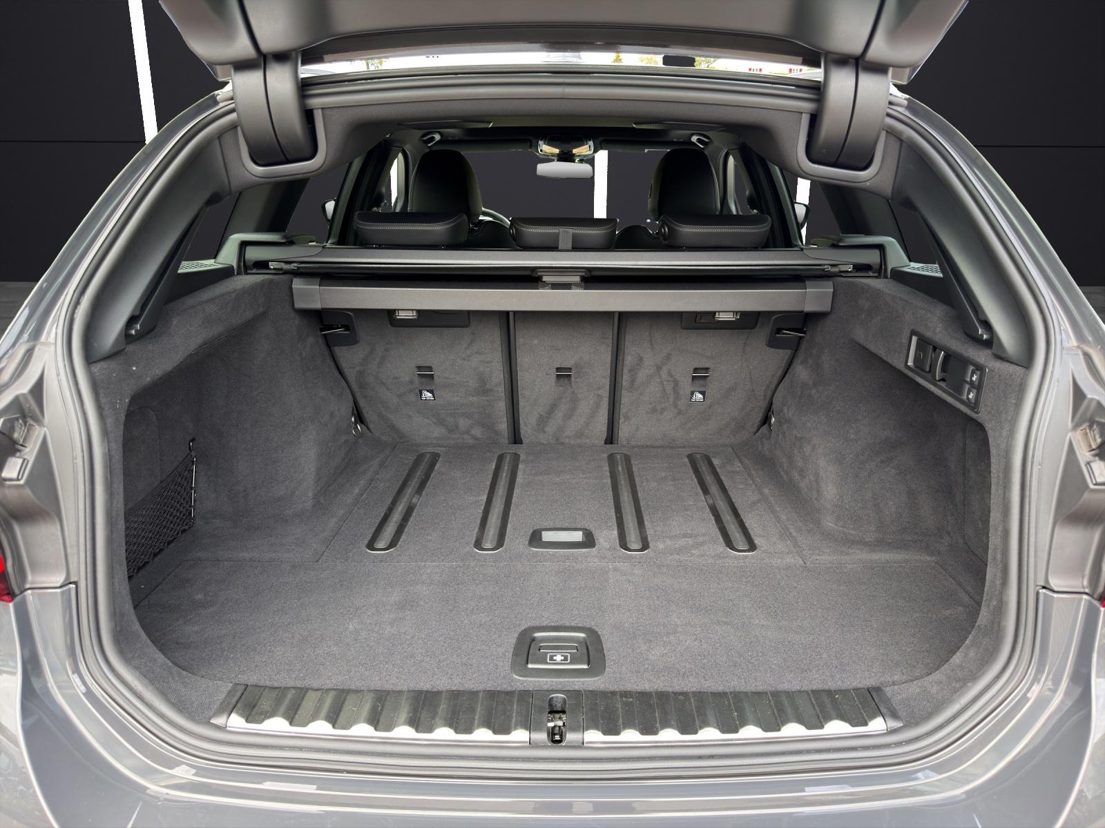 BMW M340i xDrive Touring-image-9