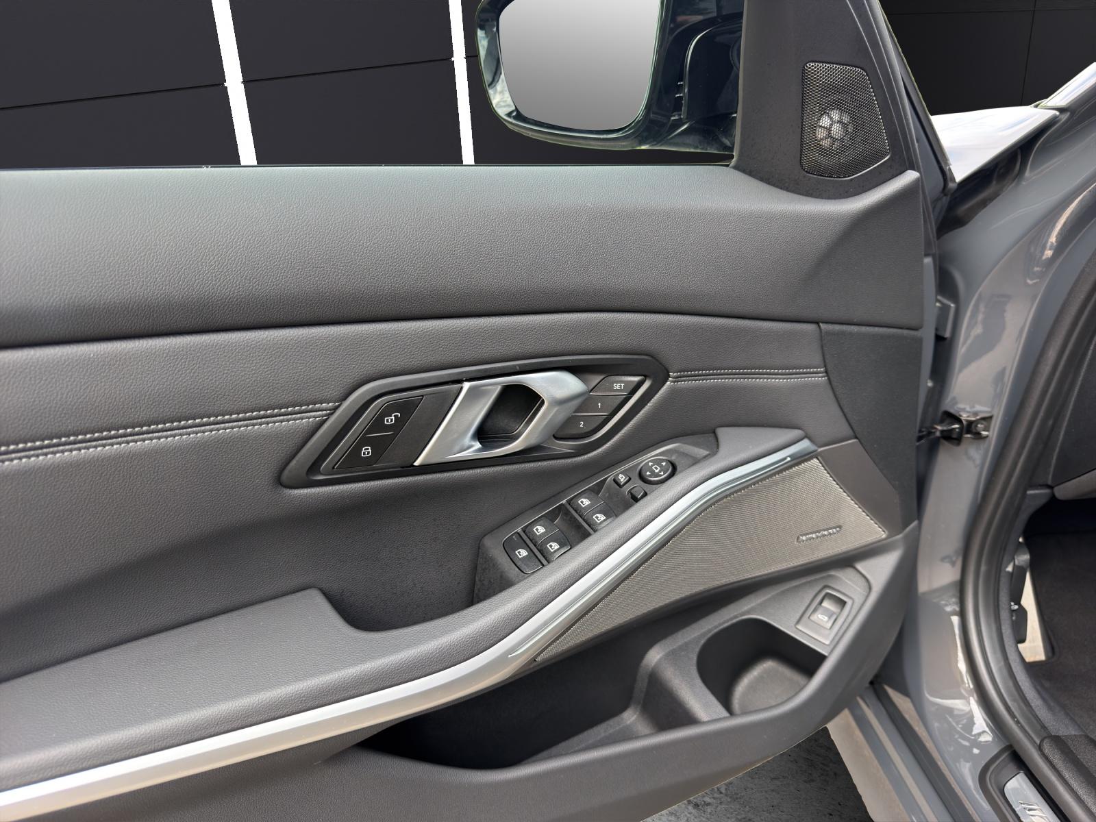 BMW M340i xDrive Touring-image-7