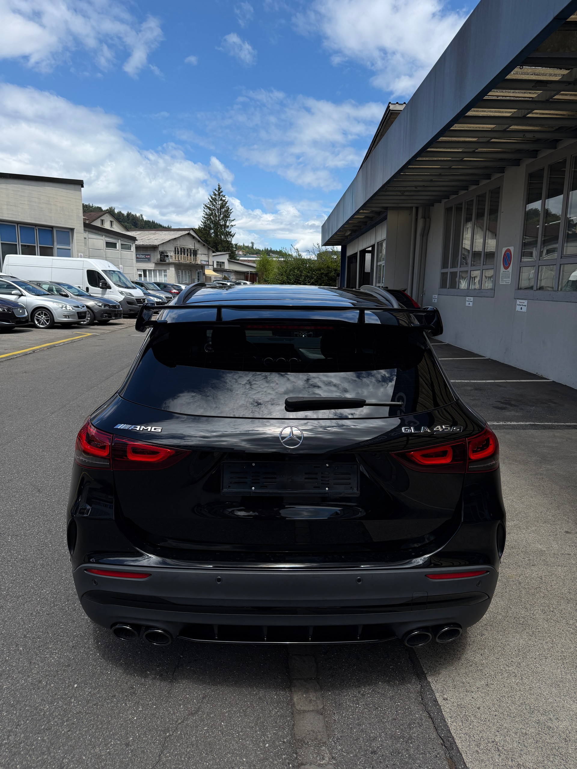 MERCEDES-BENZ GLA 45 AMG 4Matic+ 8G-Speedshift DCT-image-2