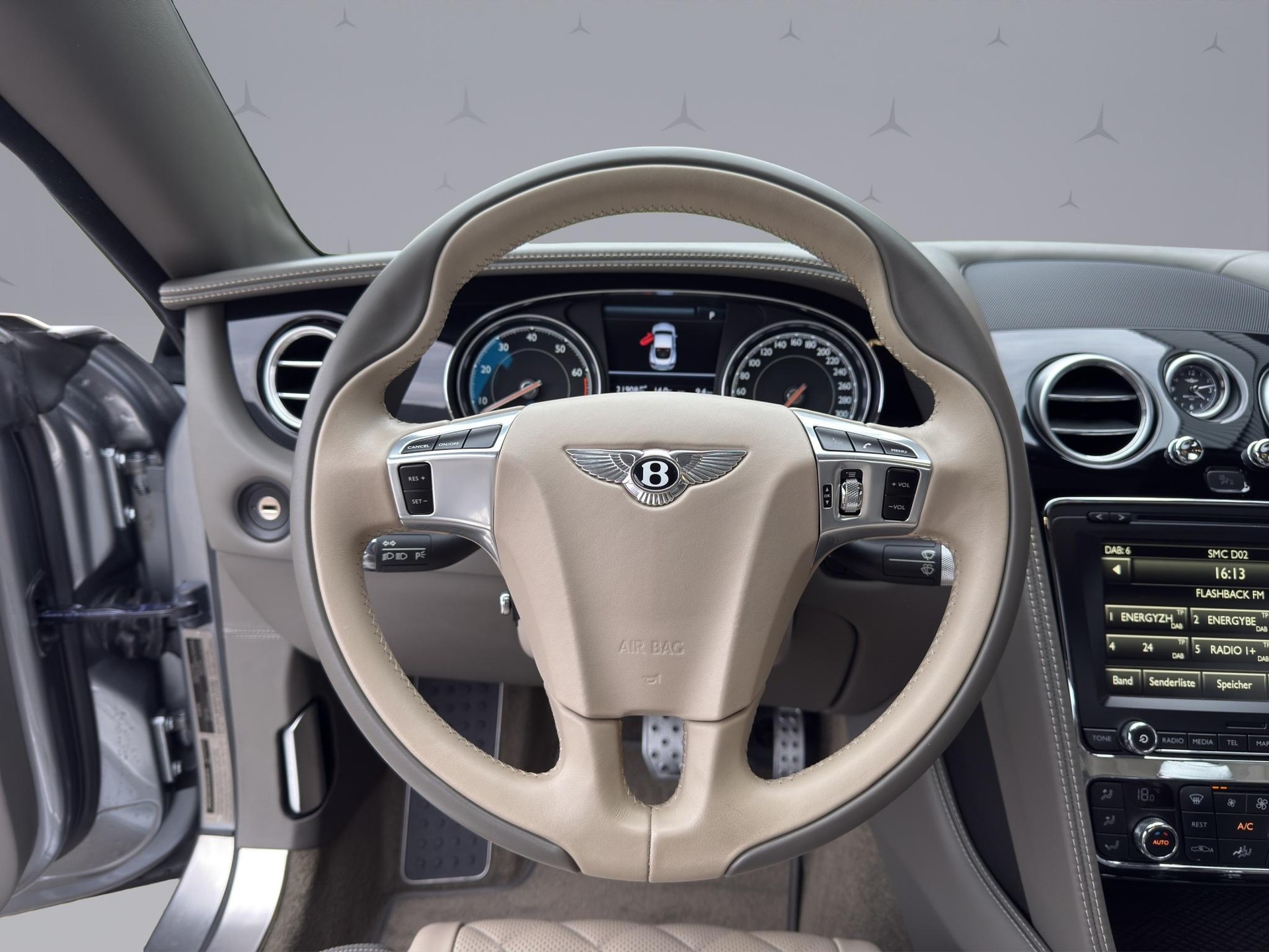 BENTLEY Continental GT 4.0 V8 S-image-12