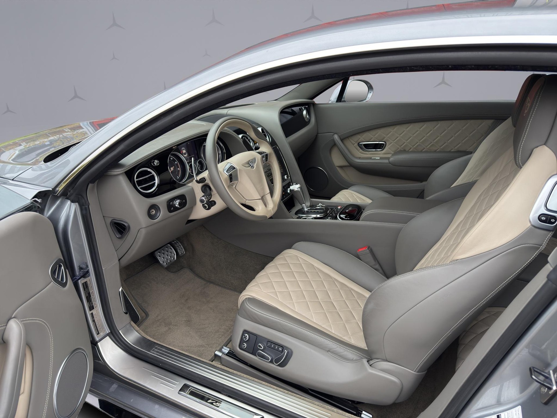 BENTLEY Continental GT 4.0 V8 S-image-10