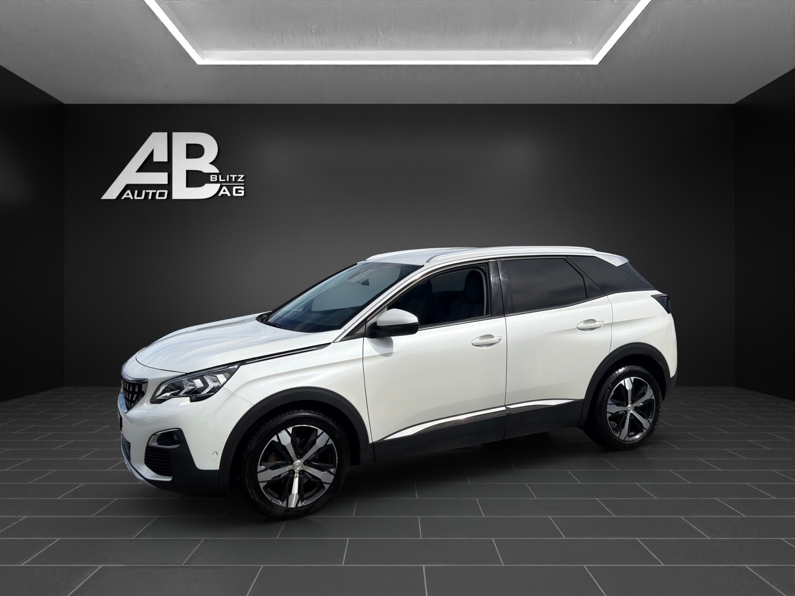 PEUGEOT 3008 1.2 PureTech Allure EAT-image-1