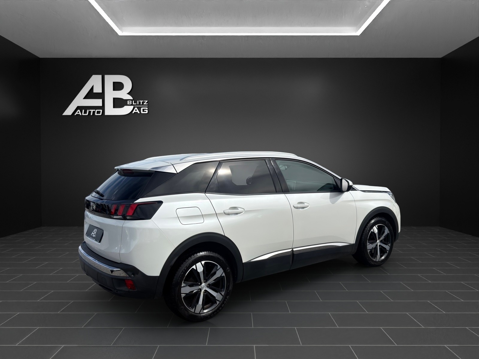 PEUGEOT 3008 1.2 PureTech Allure EAT-image-4